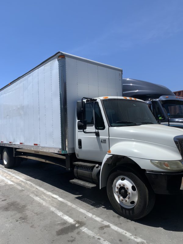 2005 International Durastar 4300 Box Truck
