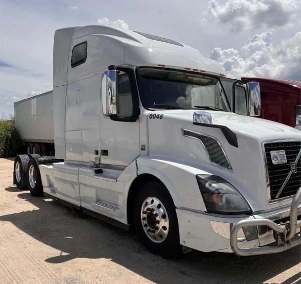 2016 Volvo VNL42T670 - Image 7