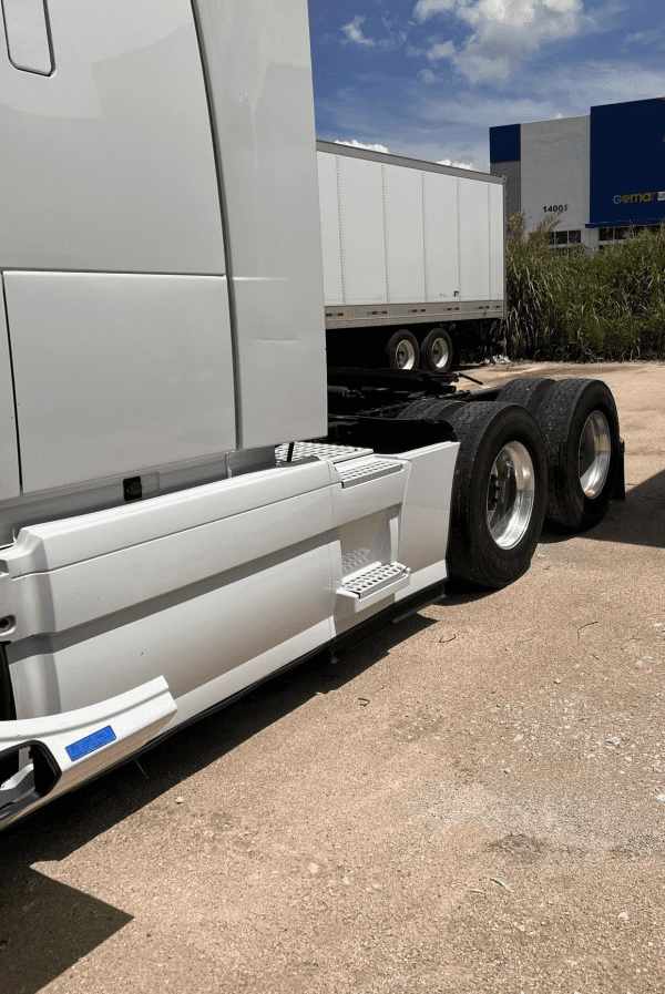 2016 Volvo VNL42T670 - Image 9