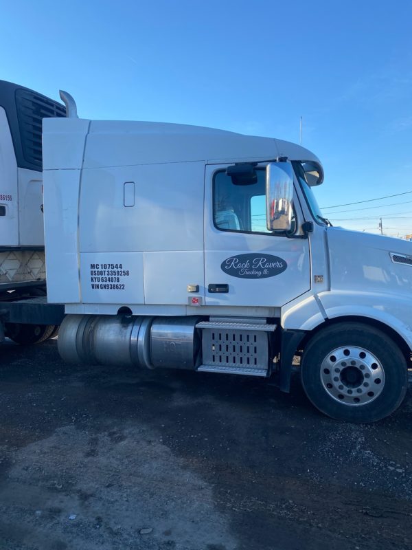 2016 Volvo VNL64T630 - Image 3