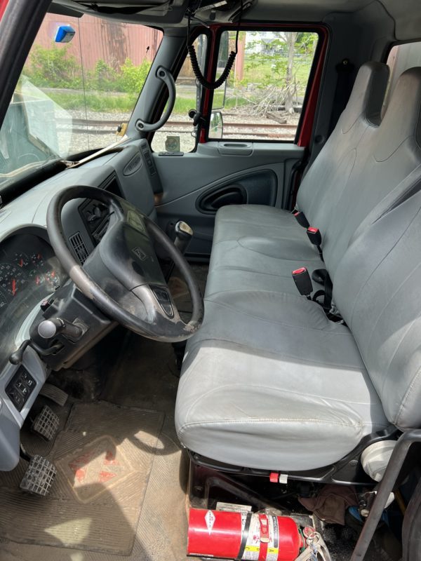 2007 International Durastar 4300 - Image 8