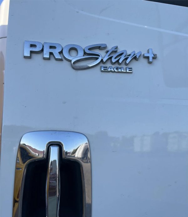 2014 International Prostar - Image 10