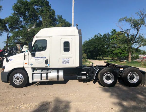 2018 Freightliner Cascadia Mid Roof 125 - Image 5