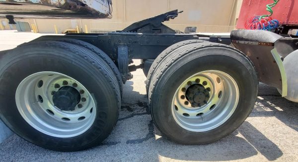 1988 Peterbilt 377 - Image 18
