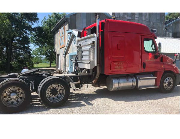 2016 Freightliner Cascadia Mid Roof 125 - Image 3