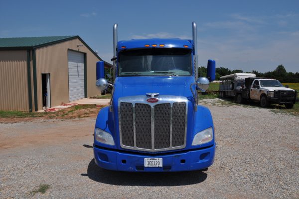 2016 Peterbilt 579 - Image 3