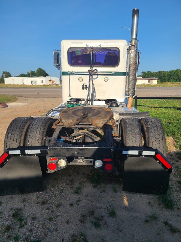 2008 Peterbilt 386 - Image 2