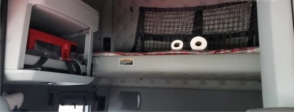 2019 Kenworth T680 - Image 6