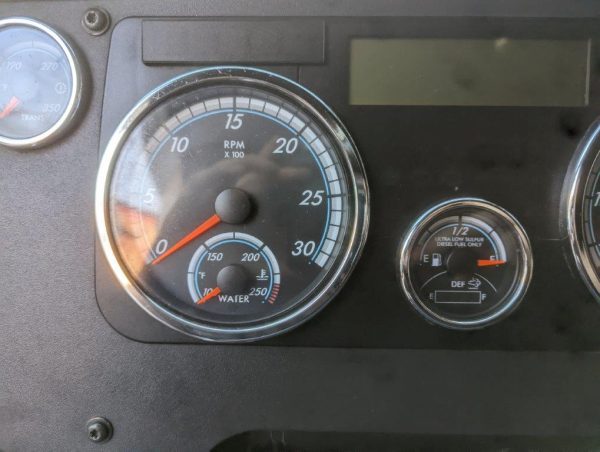 2014 Freightliner Cascadia 113 - Image 50