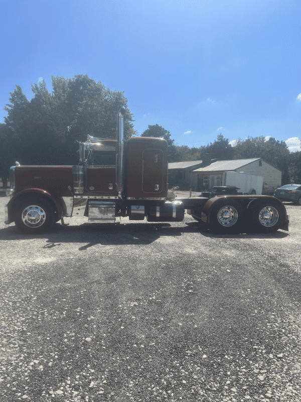 2018 Peterbilt 389 - Image 5