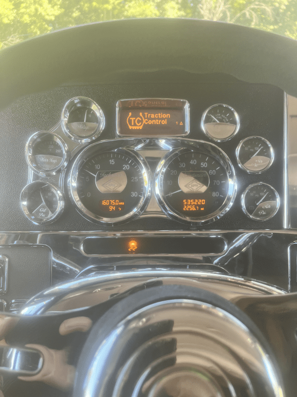 2018 Peterbilt 389 - Image 13