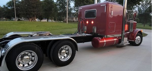 2018 Peterbilt 389 - Image 12