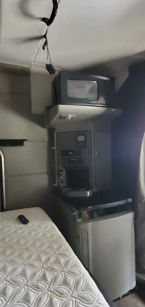 2014 Peterbilt 579 - Image 11