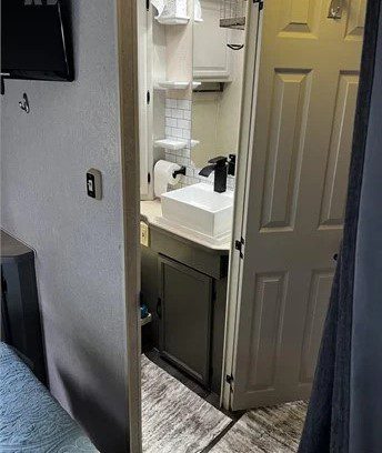 2002 COACHMEN LEPRECHAUN 314SS - Image 18