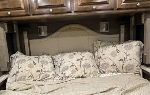 2016 Tiffin Allegra open Road 34 PA - Image 23