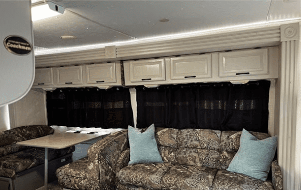 2002 COACHMEN LEPRECHAUN 314SS - Image 5