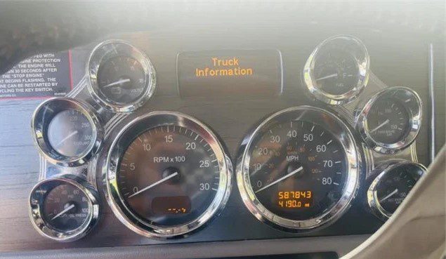 2019 PETERBILT 389 PRIDE & CLASS - Image 9