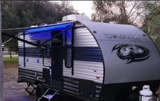 2021 FOREST RIVER CHEROKEE WOLF PUP 16PF