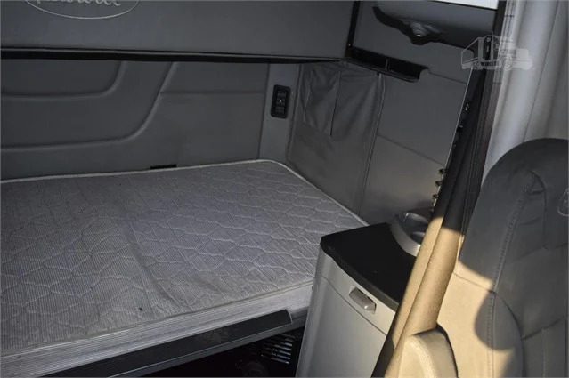2014 PETERBILT 579 - Image 11
