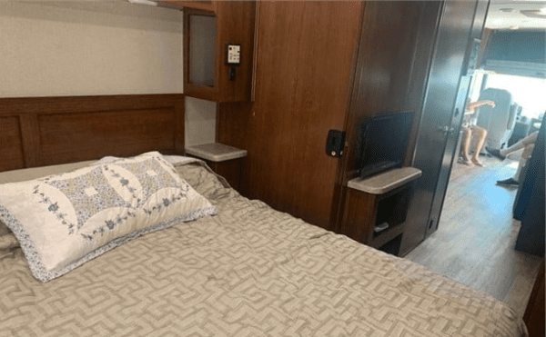 2019 FOREST RIVER FR3 32DS - Image 19