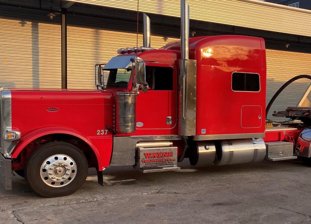 2019 Peterbilt 389 - Image 2