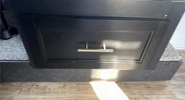 2021 FOREST RIVER CHEROKEE WOLF PUP 16PF - Image 32