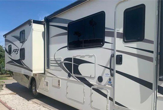 2019 FOREST RIVER FR3 32DS - Image 4