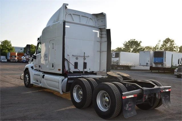 2014 PETERBILT 579 - Image 4