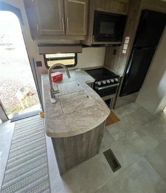 2021 FOREST RIVER AURORA 34BHTS - Image 7