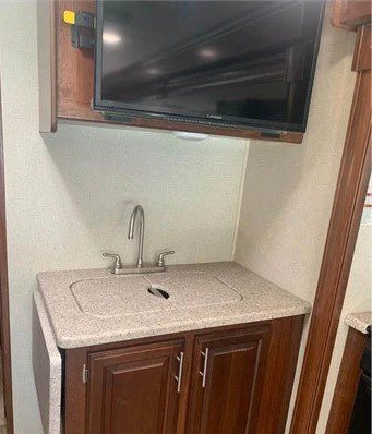 2019 FOREST RIVER FR3 32DS - Image 9