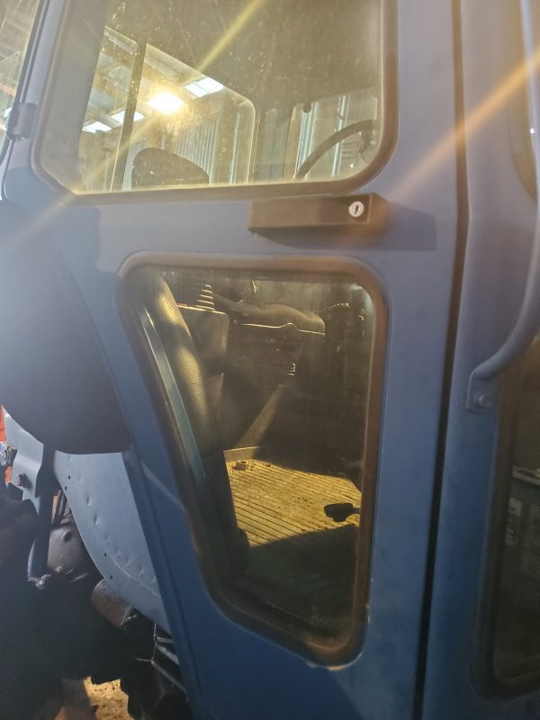 1991 Ford 8830 - Image 2