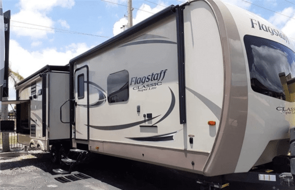 2018 FOREST RIVER FLAGSTAFF CLASSIC SUPER LITE 827FLS