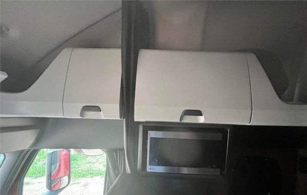 (3)  2019 Freightliners Cascadia 126’s - Image 10