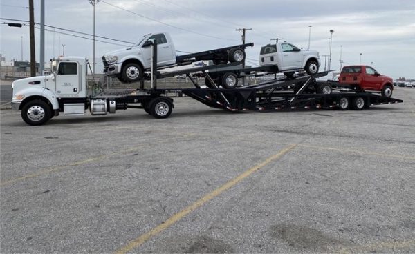 2020 PETERBILT 337 & 2019 Sun Country 5 Car - Image 5
