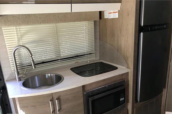 2020 ENTEGRA COACH QWEST 24L - Image 5