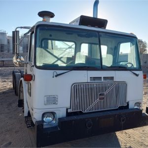 2001 VOLVO WXLL64
