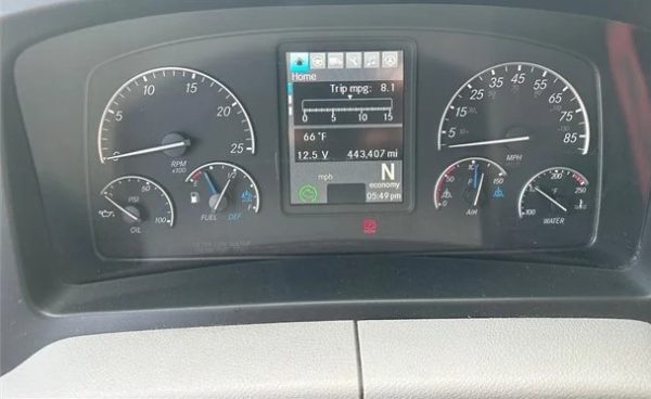 2018 FREIGHTLINER CASCADIA 126 - Image 10