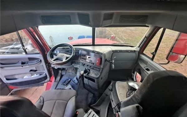 2001 FREIGHTLINER CENTURY 120 - Image 5