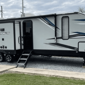 2021 FOREST RIVER CHEROKEE ALPHA WOLF 33BH-L