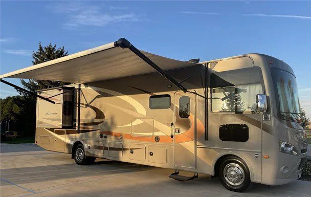 2016 THOR MOTOR COACH HURRICANE 35C - Image 15