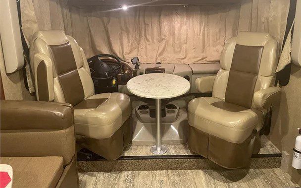 2016 THOR MOTOR COACH HURRICANE 35C - Image 17