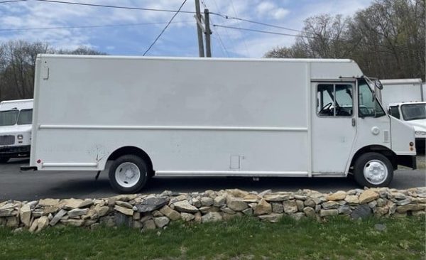 2012 FREIGHTLINER MT45 - Image 28