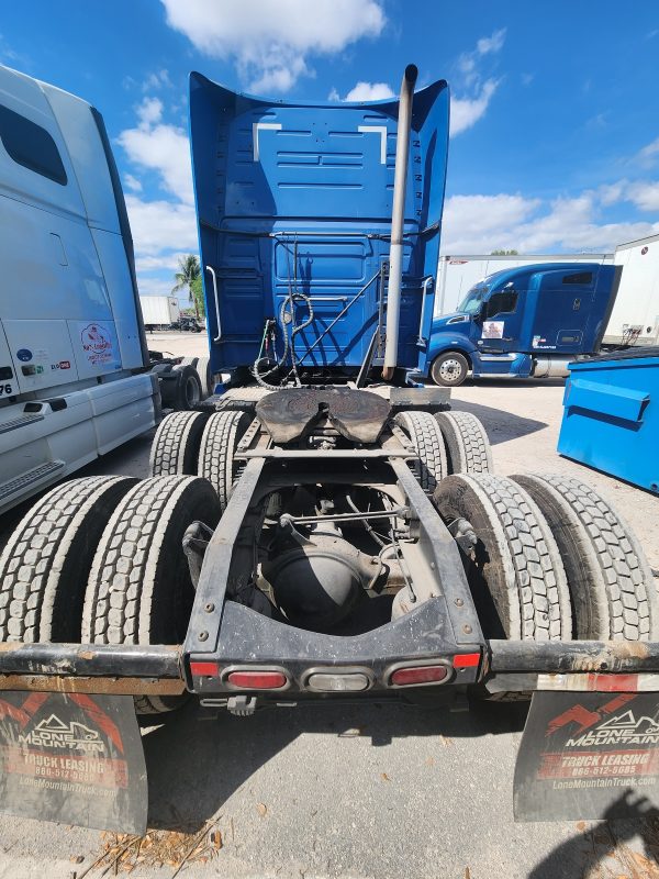 2019 Volvo VNL64T760 - Image 4