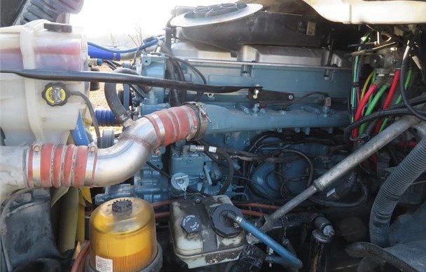 2010 Freightliner Cascadia 125 “Day Cab” - Image 5