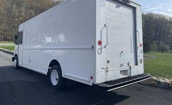 2012 FREIGHTLINER MT45 - Image 6
