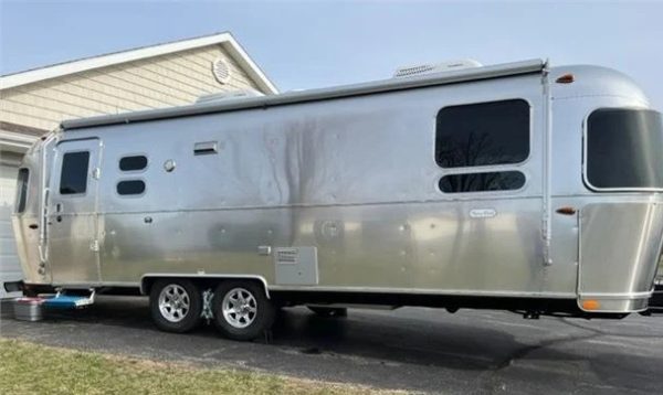 2020 AIRSTREAM FLYING CLOUD 27FB - Image 2