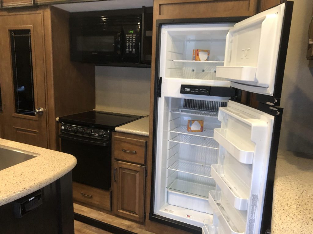 2017 GRAND DESIGN REFLECTION 303RLS - Image 3