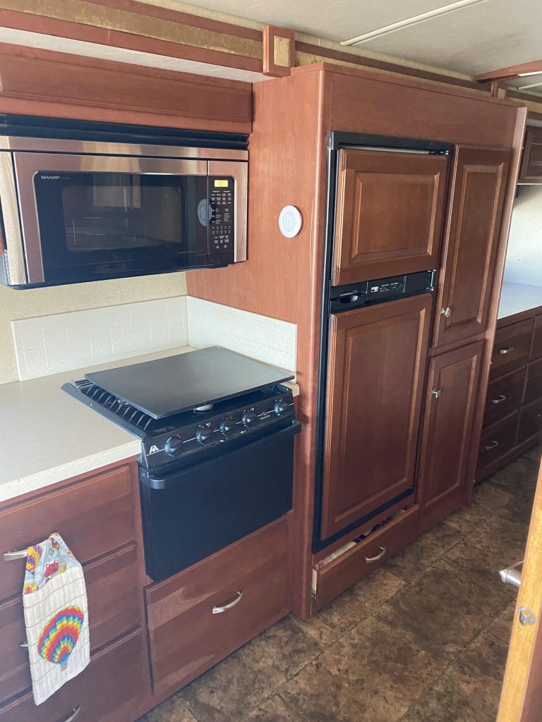 2014 Winnebago Vista - Image 4