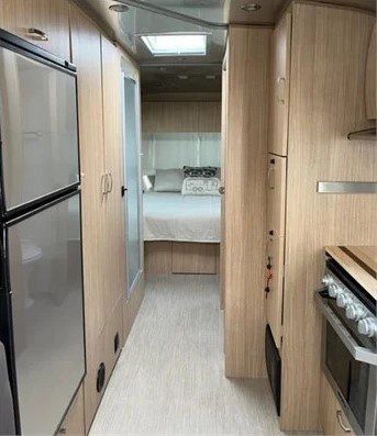 2020 AIRSTREAM FLYING CLOUD 27FB - Image 4