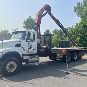 2004 MACK GRANITE CV713